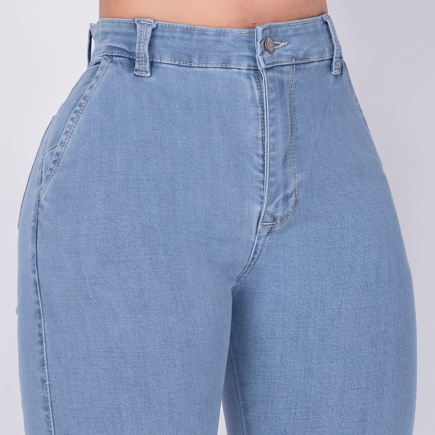 JEANS BOTA ANCHA REF 2602  CLARO