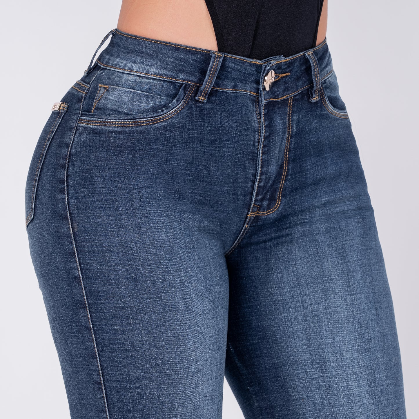 JEANS BOTA RECTA TIRO ALTO REF 6188