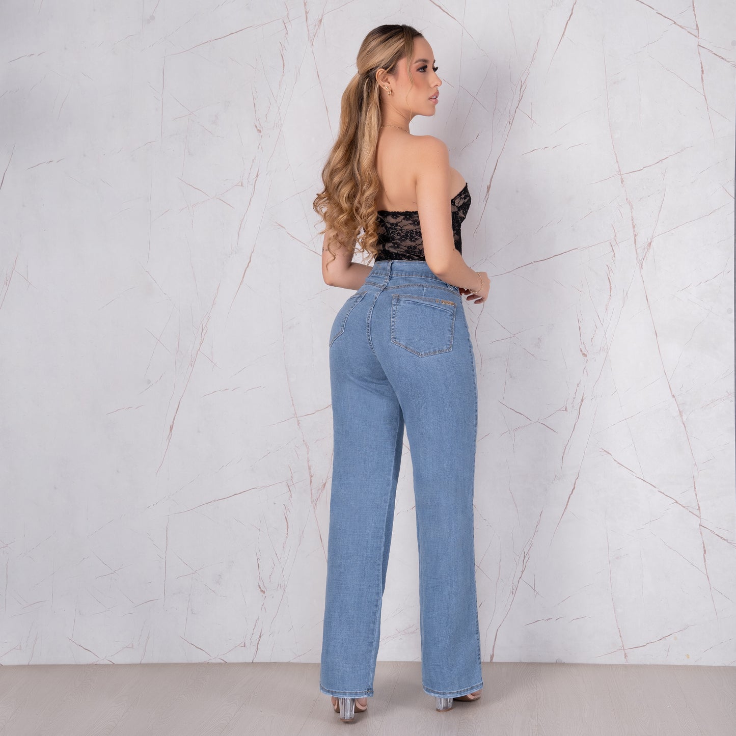 JEANS BOTA ANCHA TIRO ALTO STRECH  REF 6189